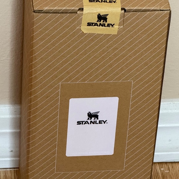 Stanley Cup White Marble 40 Oz Flowstate Tumbler H2.0 The Quencher - Picture 10 of 10